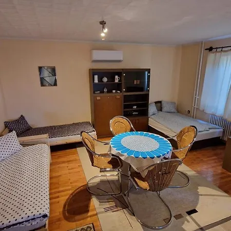 Friendly In The Suburb. Apartmán
